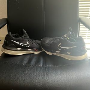 Lebron basketball shoes